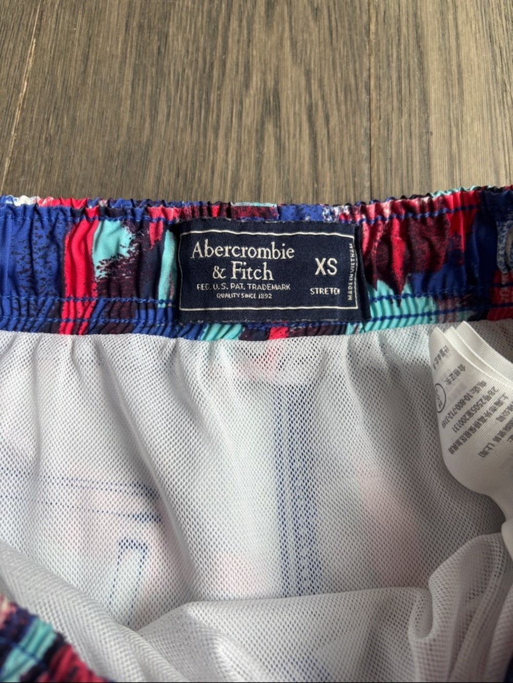 Abercrombie & Fitch | Beach Board Shorts Swim Trunks in Blue, Red, Teal XS - Picture 8 of 11
